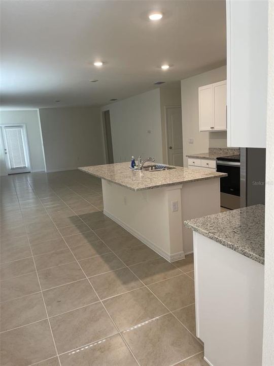 En Venta: $350,000 (4 camas, 2 baños, 1633 Pies cuadrados)