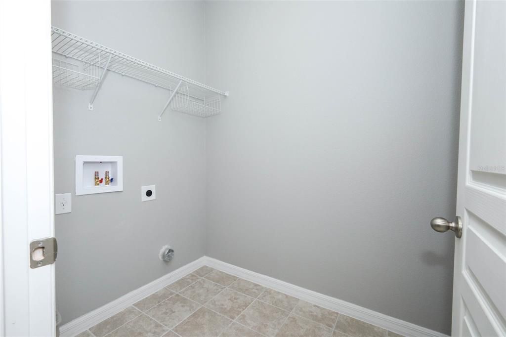 For Sale: $350,000 (4 beds, 2 baths, 1744 Square Feet)