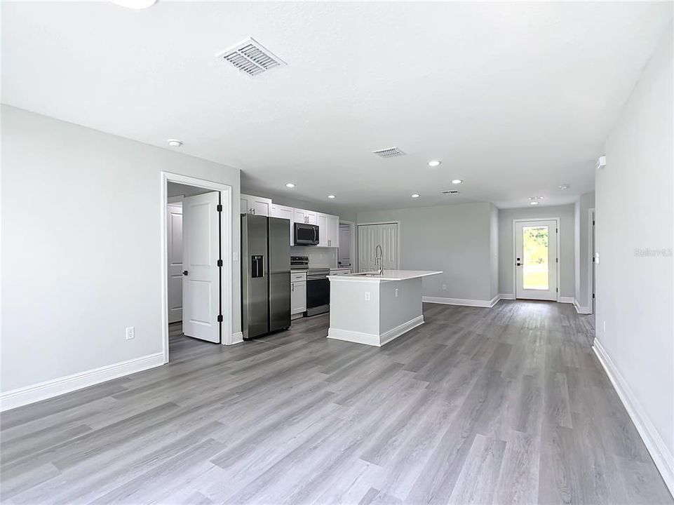For Rent: $1,940 (3 beds, 2 baths, 1270 Square Feet)