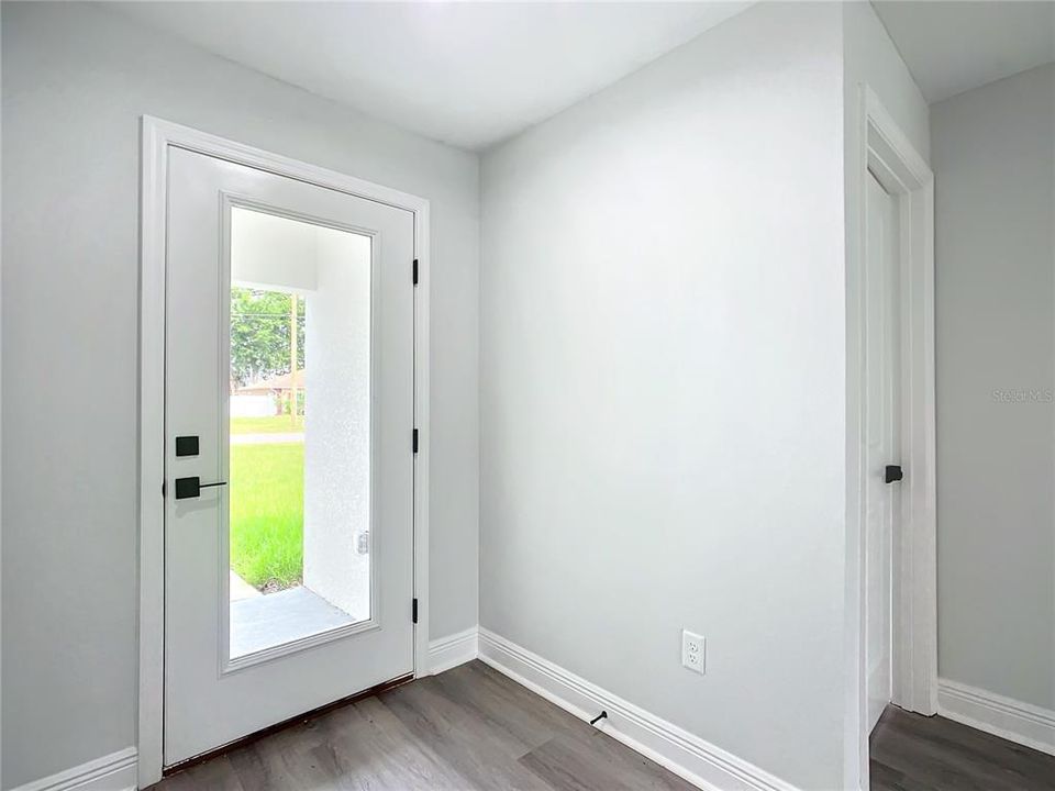 For Rent: $1,940 (3 beds, 2 baths, 1270 Square Feet)