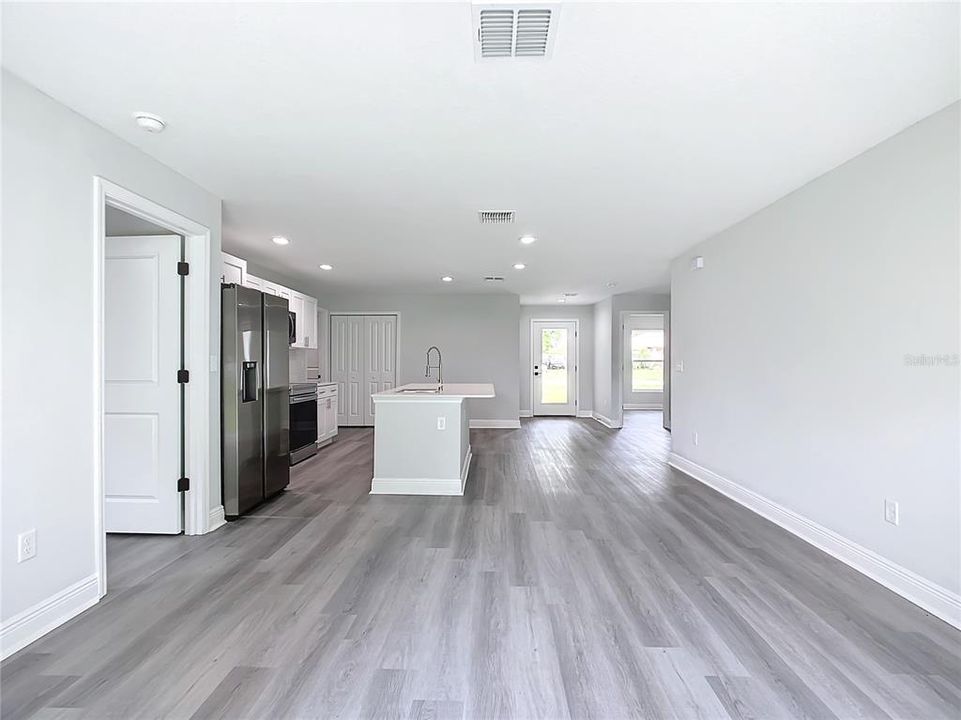 For Rent: $1,940 (3 beds, 2 baths, 1270 Square Feet)