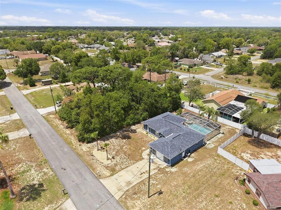 Active With Contract: $349,900 (3 beds, 2 baths, 1368 Square Feet)