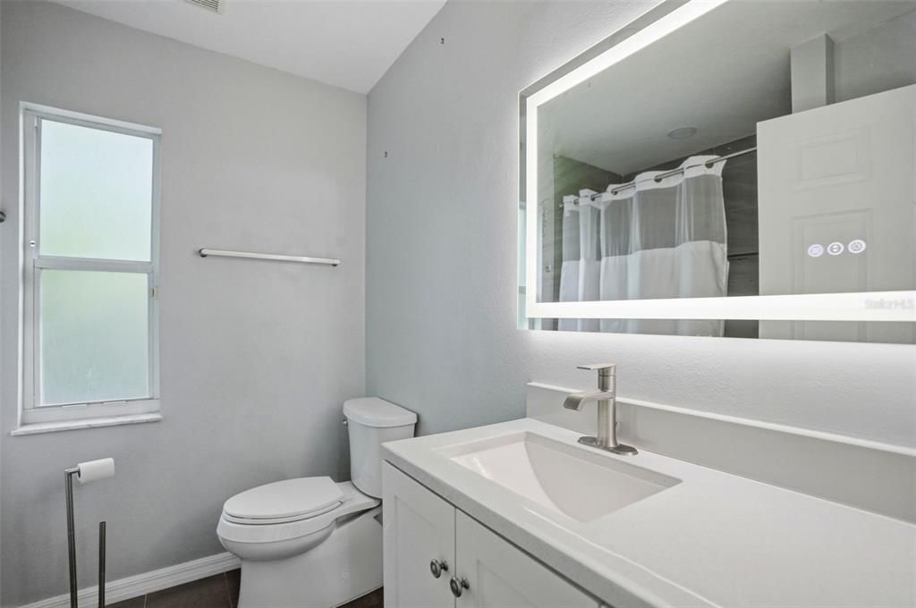 Active With Contract: $349,900 (3 beds, 2 baths, 1368 Square Feet)
