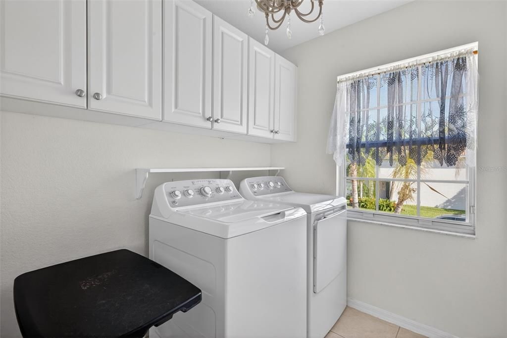 For Sale: $449,000 (5 beds, 3 baths, 2655 Square Feet)