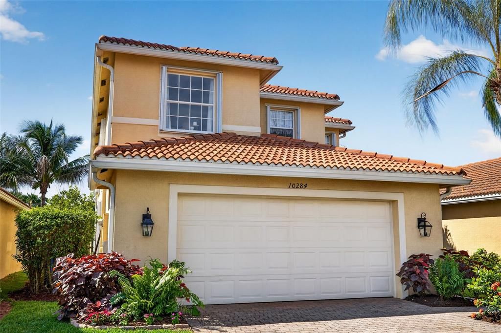 For Sale: $449,000 (5 beds, 3 baths, 2655 Square Feet)