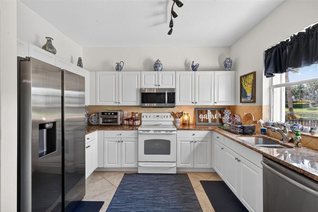 For Sale: $449,000 (5 beds, 3 baths, 2655 Square Feet)