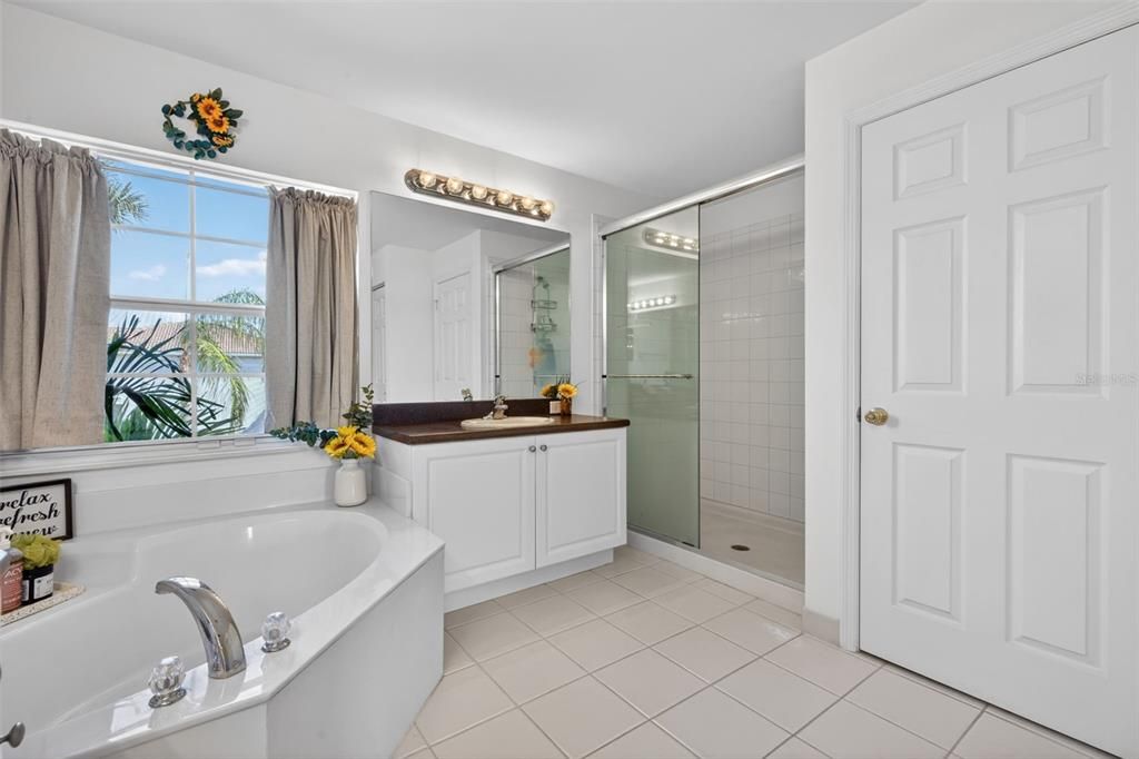 For Sale: $449,000 (5 beds, 3 baths, 2655 Square Feet)