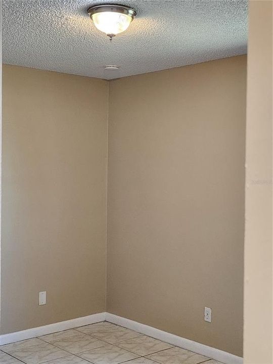 For Rent: $2,300 (4 beds, 2 baths, 1057 Square Feet)