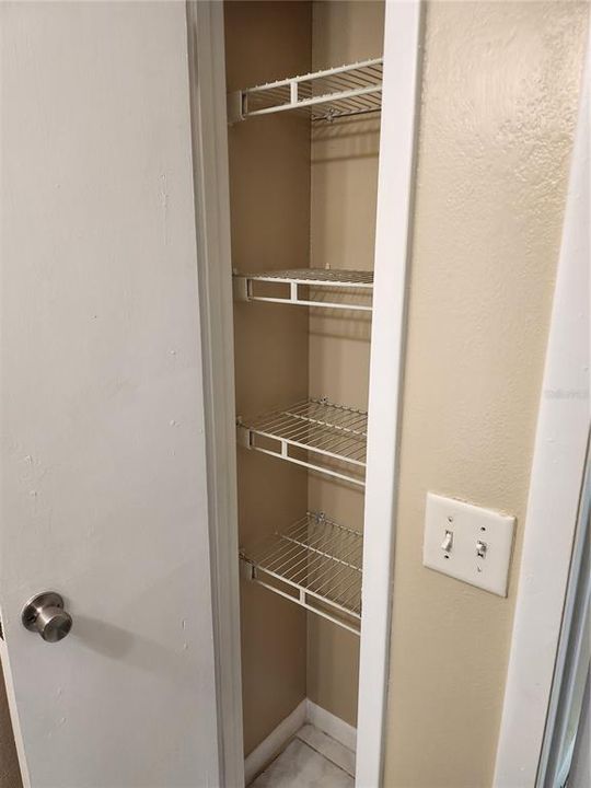 For Rent: $2,300 (4 beds, 2 baths, 1057 Square Feet)