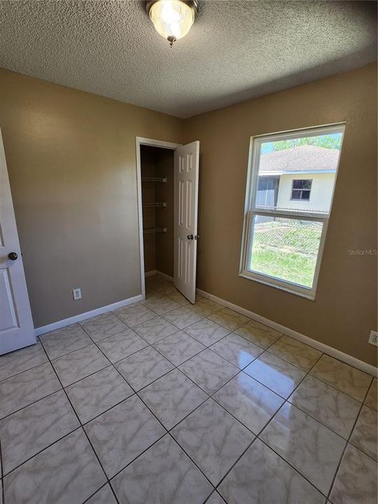 For Rent: $2,300 (4 beds, 2 baths, 1057 Square Feet)