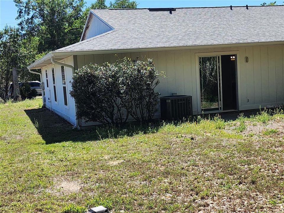 For Rent: $2,300 (4 beds, 2 baths, 1057 Square Feet)