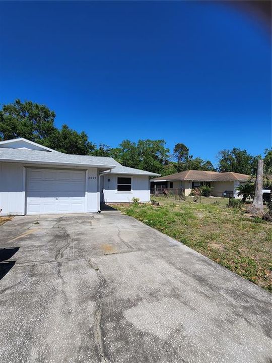 For Rent: $2,300 (4 beds, 2 baths, 1057 Square Feet)
