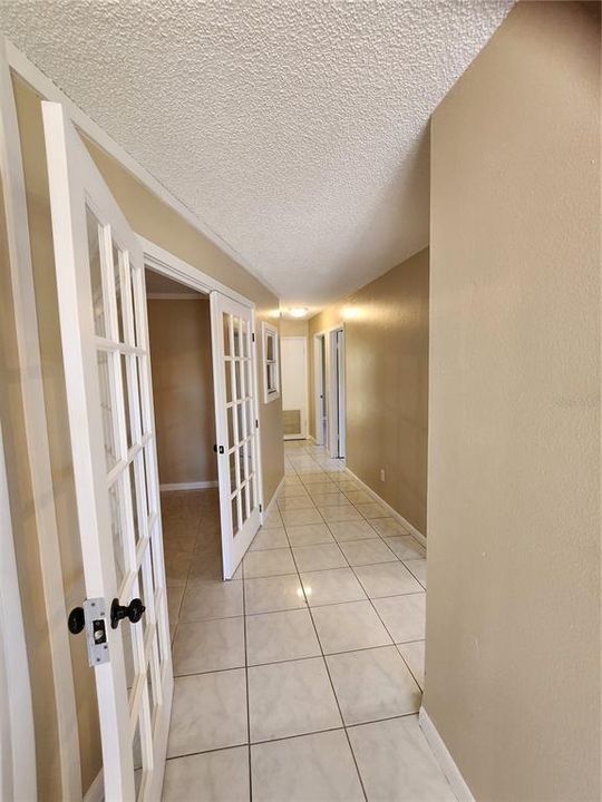 For Rent: $2,300 (4 beds, 2 baths, 1057 Square Feet)