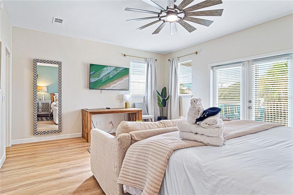 For Sale: $1,950,000 (5 beds, 4 baths, 2378 Square Feet)