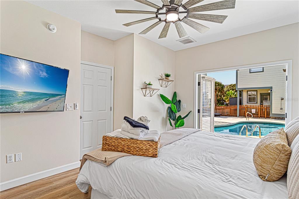 For Sale: $1,950,000 (5 beds, 4 baths, 2378 Square Feet)