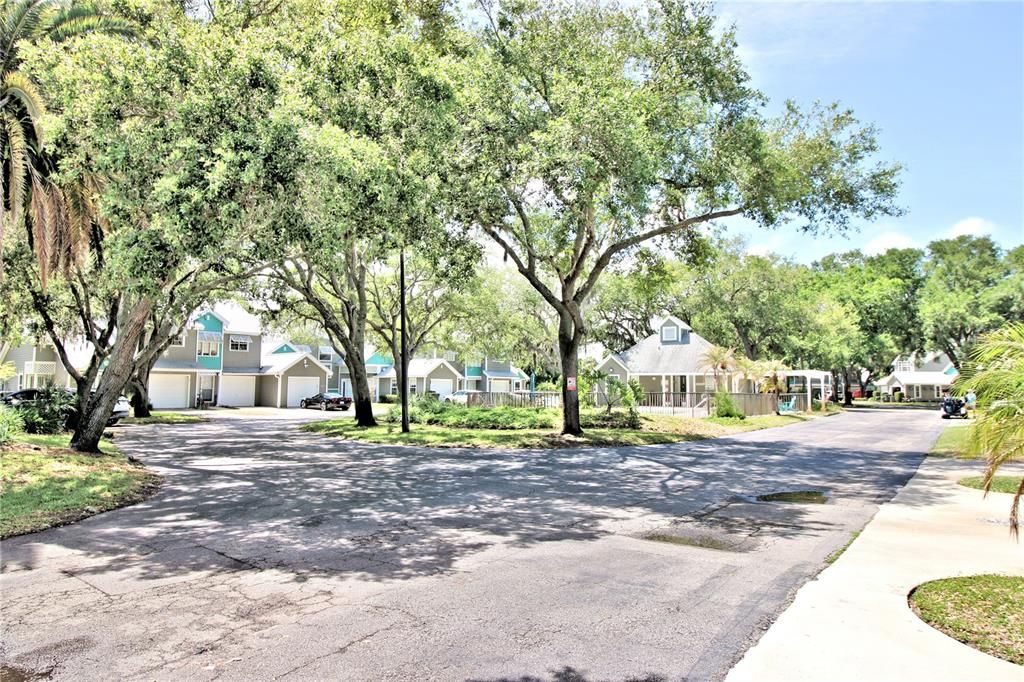 Active With Contract: $195,000 (2 beds, 2 baths, 1200 Square Feet)