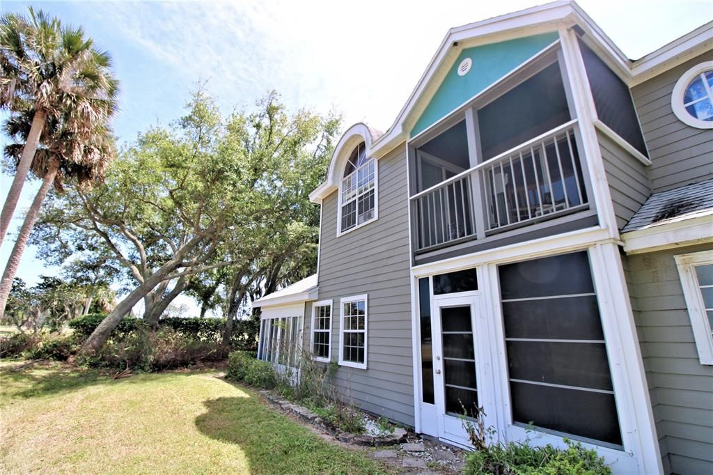 Active With Contract: $195,000 (2 beds, 2 baths, 1200 Square Feet)