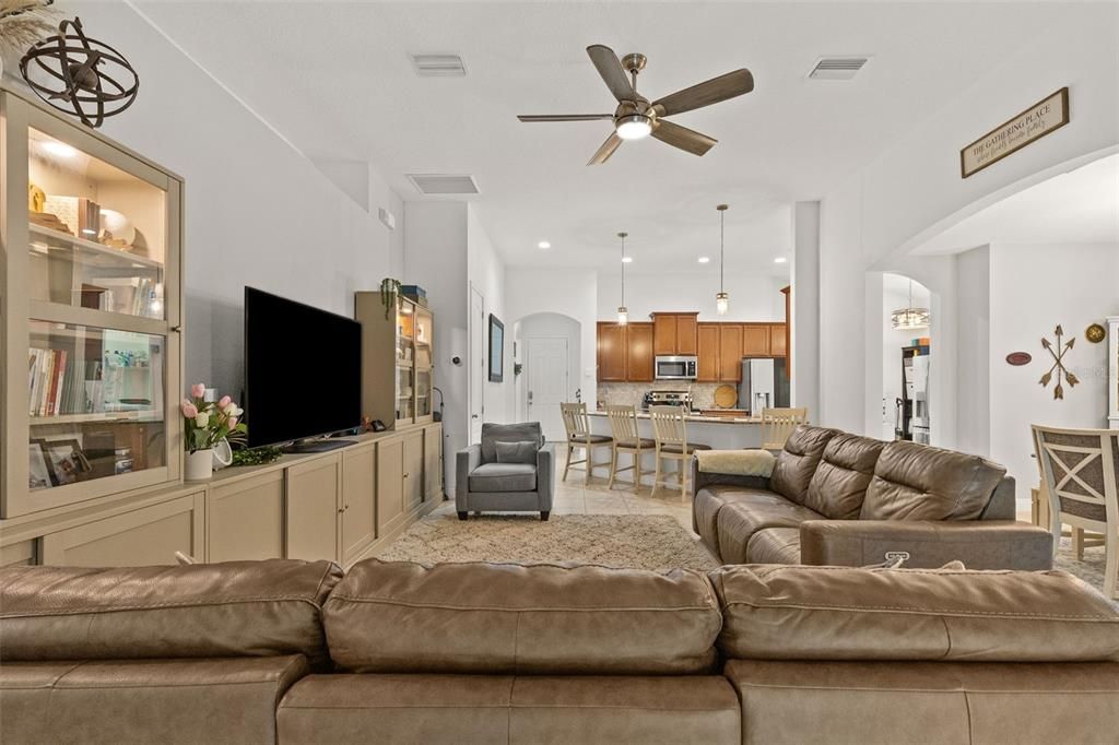 For Sale: $429,500 (4 beds, 2 baths, 1921 Square Feet)