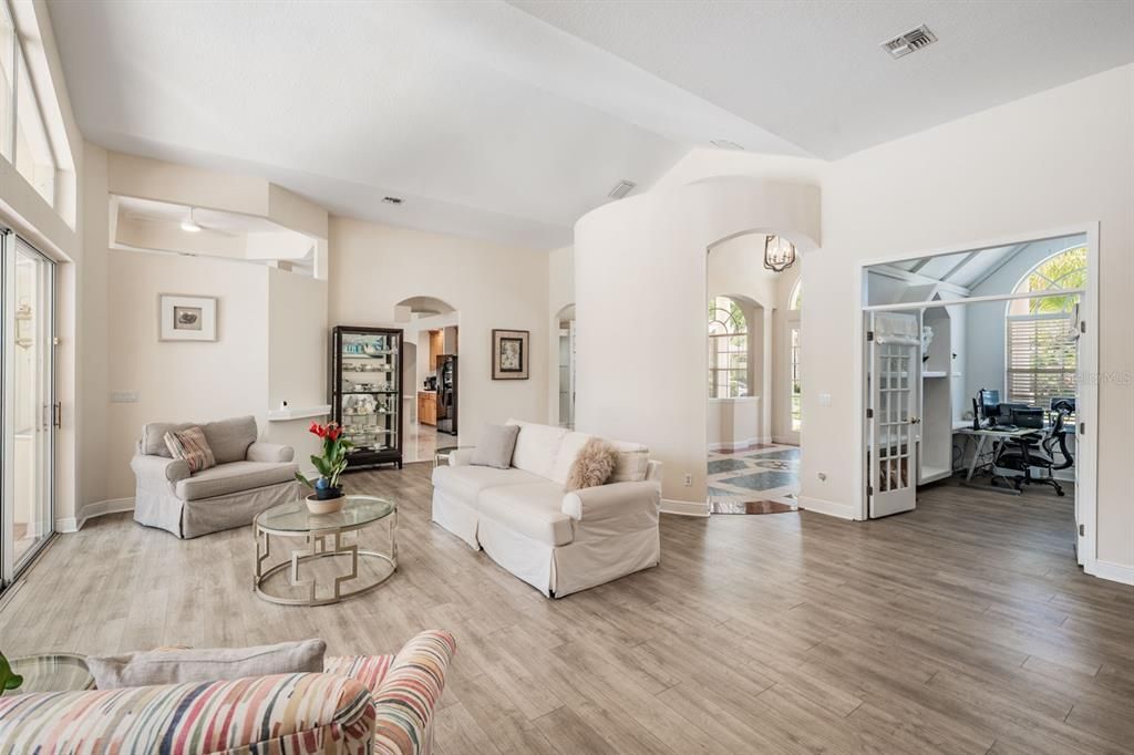 En Venta: $1,199,900 (3 camas, 3 baños, 3426 Pies cuadrados)