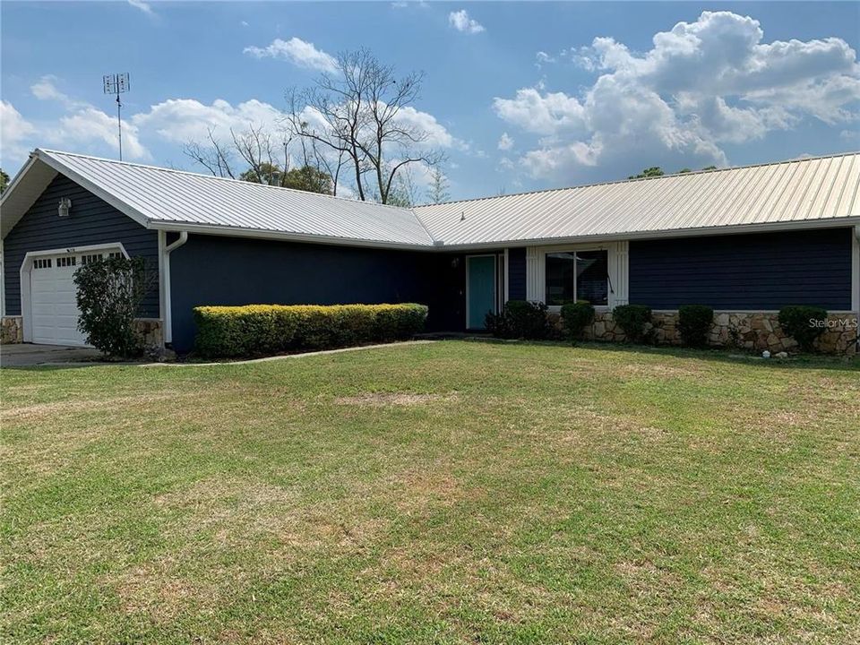 For Rent: $2,500 (3 beds, 2 baths, 1977 Square Feet)