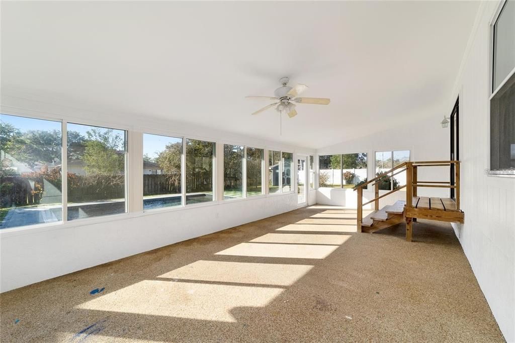 For Rent: $2,500 (3 beds, 2 baths, 1977 Square Feet)