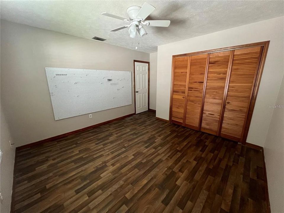 For Rent: $2,500 (3 beds, 2 baths, 1977 Square Feet)