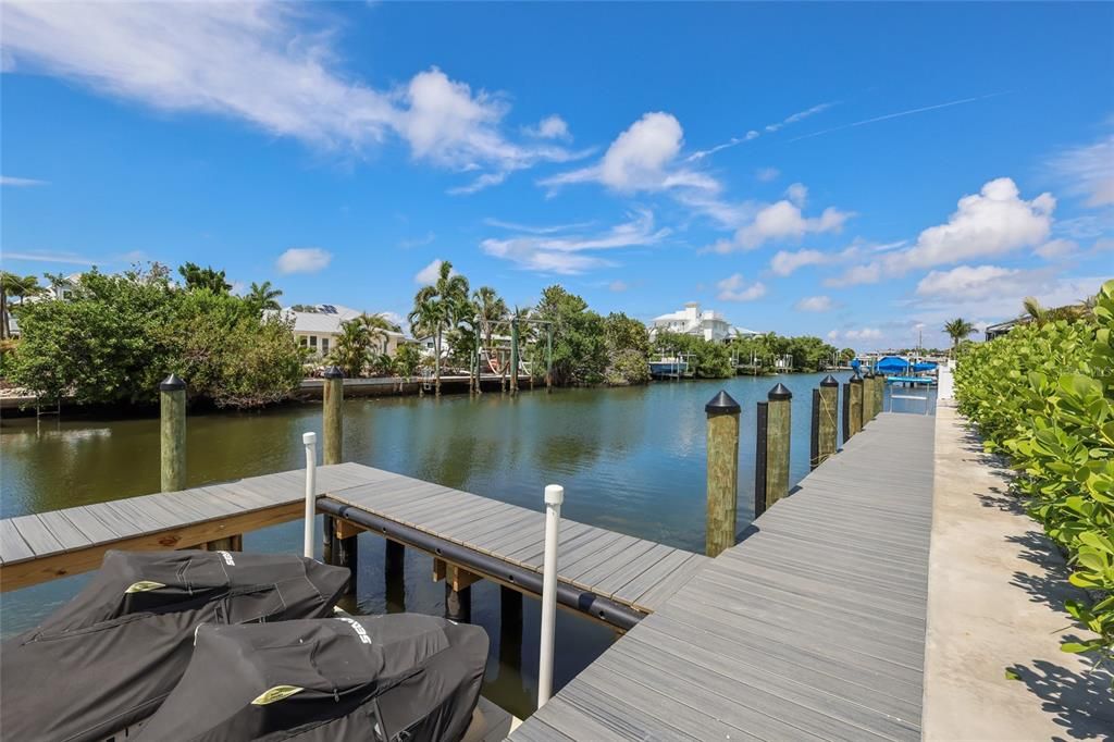 For Sale: $2,390,000 (3 beds, 3 baths, 2031 Square Feet)