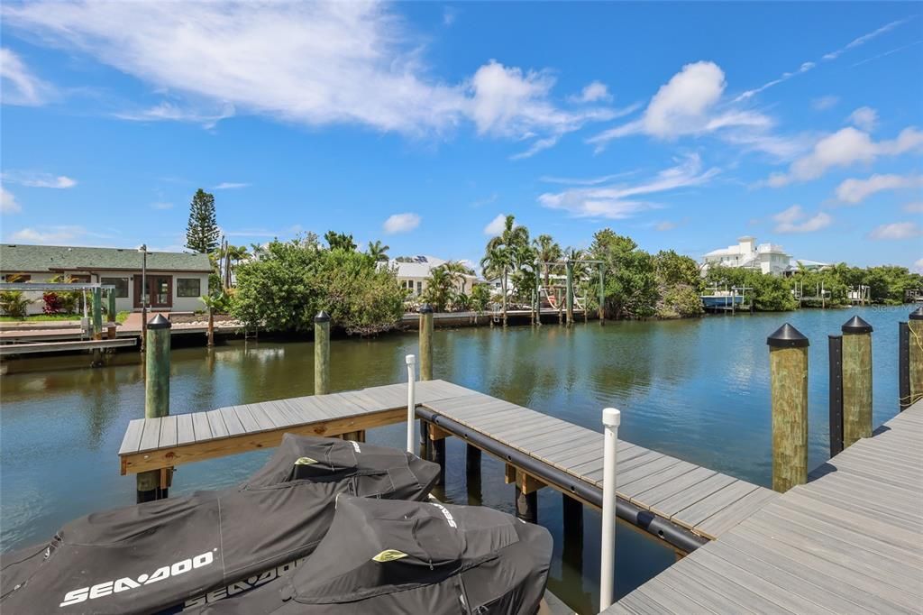For Sale: $2,390,000 (3 beds, 3 baths, 2031 Square Feet)