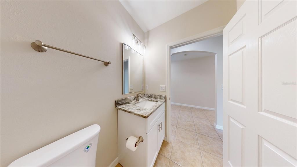 На продажу: $299,990 (3 спален, 2 ванн, 1690 Квадратных фут)
