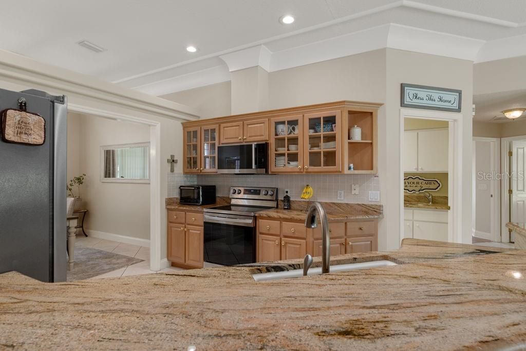 For Sale: $427,900 (4 beds, 2 baths, 2182 Square Feet)