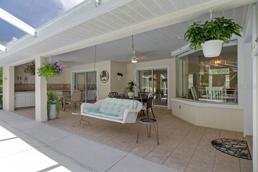 For Sale: $427,900 (4 beds, 2 baths, 2182 Square Feet)