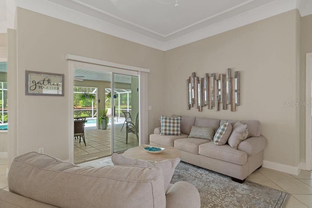 For Sale: $427,900 (4 beds, 2 baths, 2182 Square Feet)