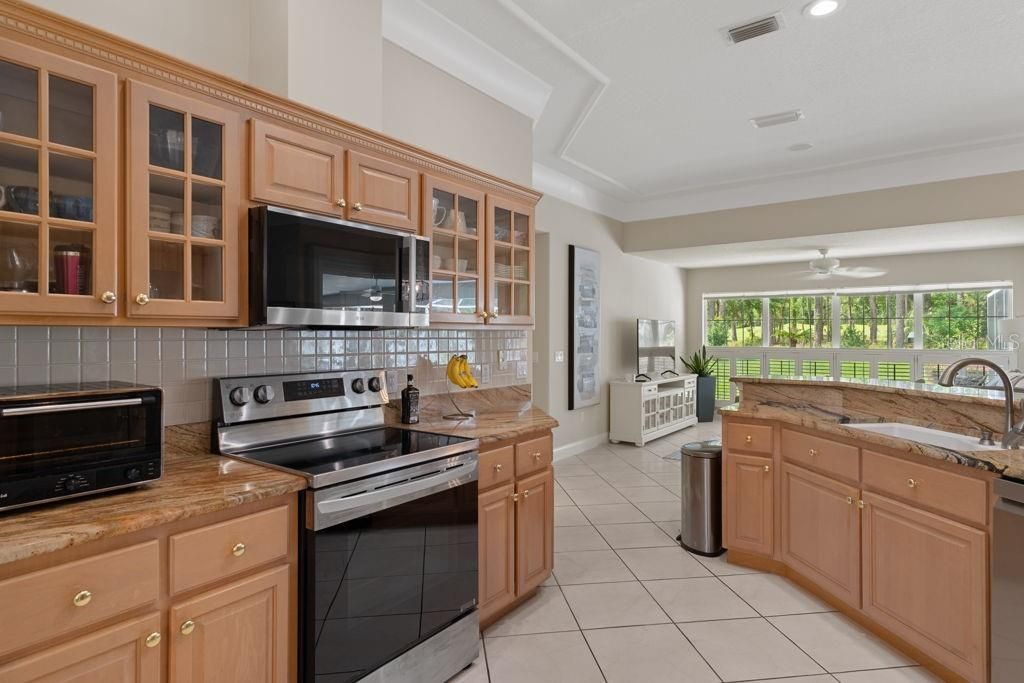 For Sale: $427,900 (4 beds, 2 baths, 2182 Square Feet)