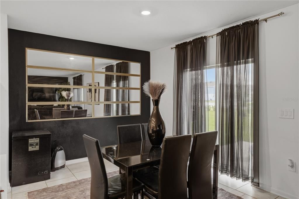 For Sale: $319,999 (4 beds, 2 baths, 2008 Square Feet)
