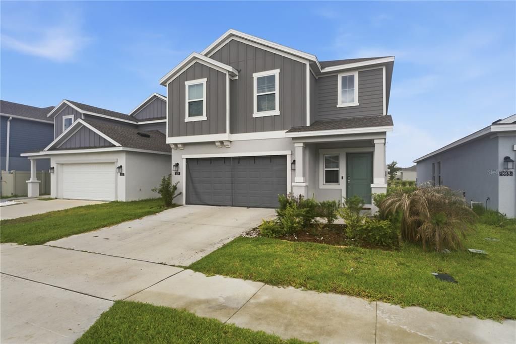 For Sale: $319,999 (4 beds, 2 baths, 2008 Square Feet)