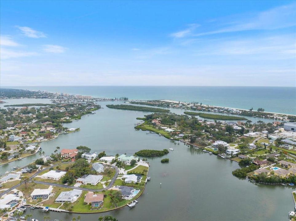 For Sale: $319,000 (2 beds, 2 baths, 1155 Square Feet)