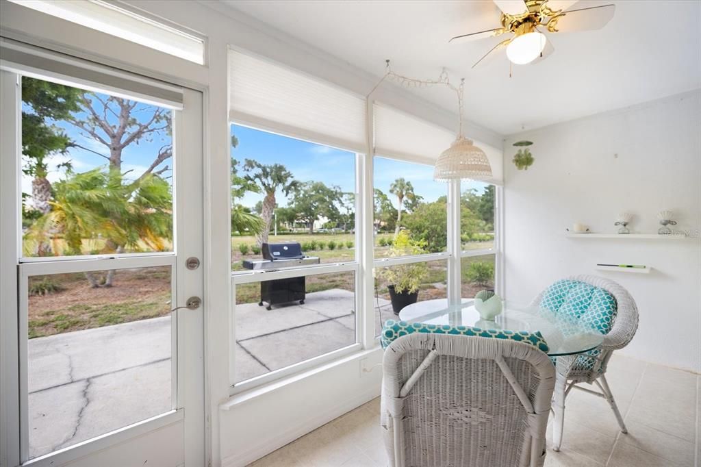 For Sale: $319,000 (2 beds, 2 baths, 1155 Square Feet)