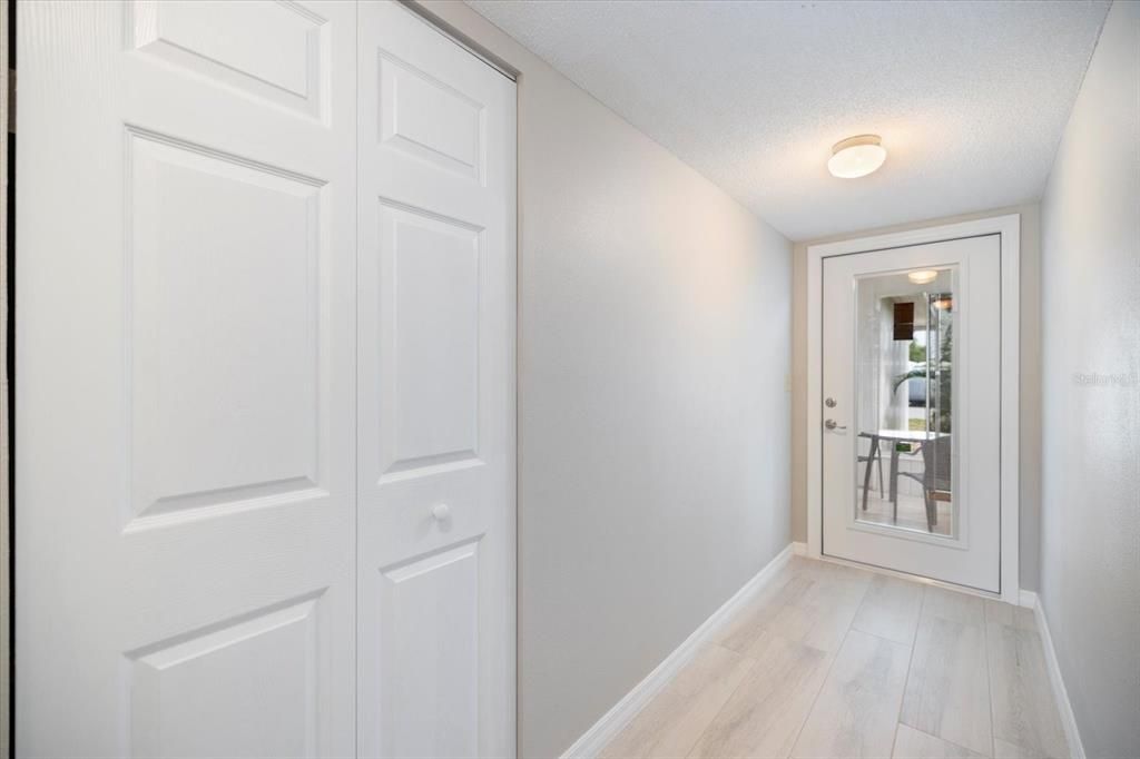 For Sale: $319,000 (2 beds, 2 baths, 1155 Square Feet)