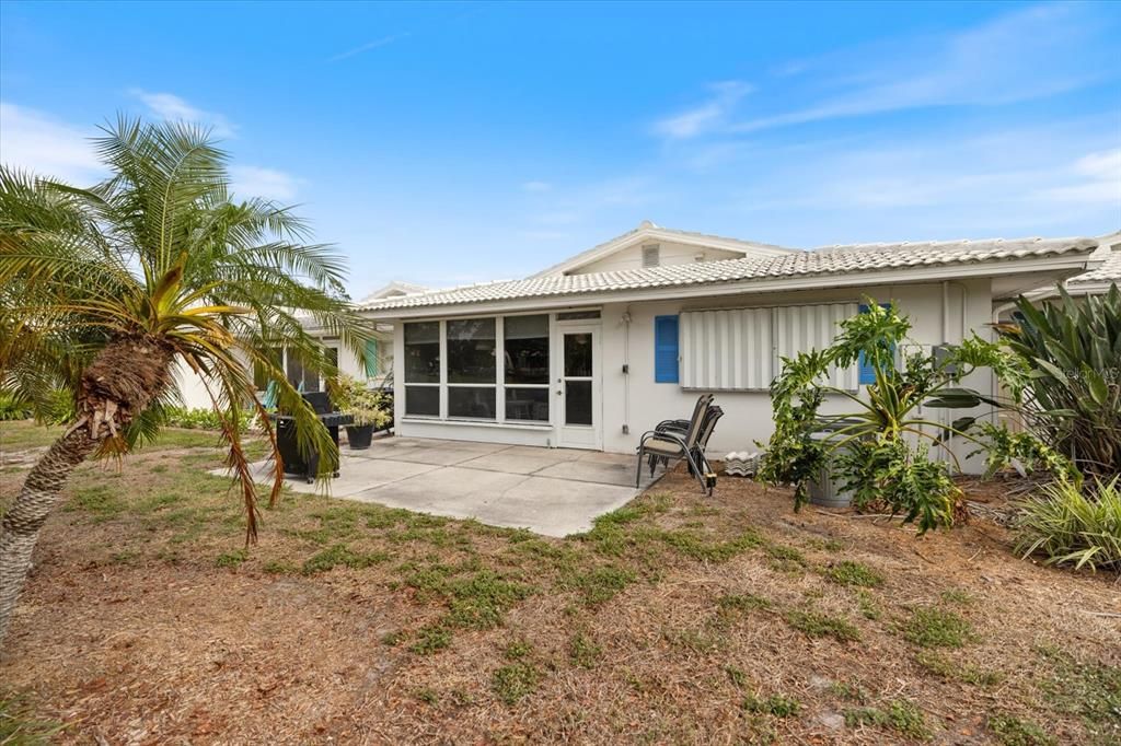 For Sale: $319,000 (2 beds, 2 baths, 1155 Square Feet)