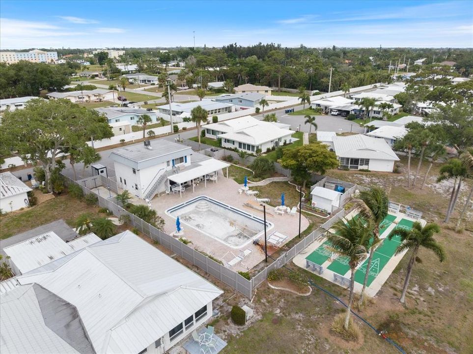 For Sale: $319,000 (2 beds, 2 baths, 1155 Square Feet)