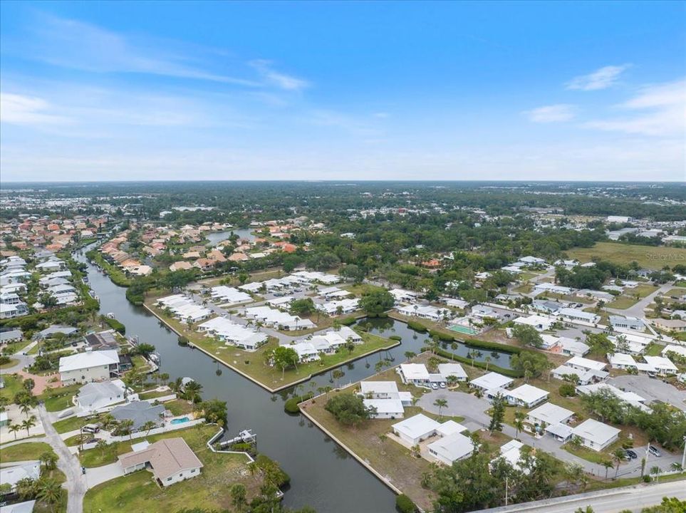 For Sale: $319,000 (2 beds, 2 baths, 1155 Square Feet)