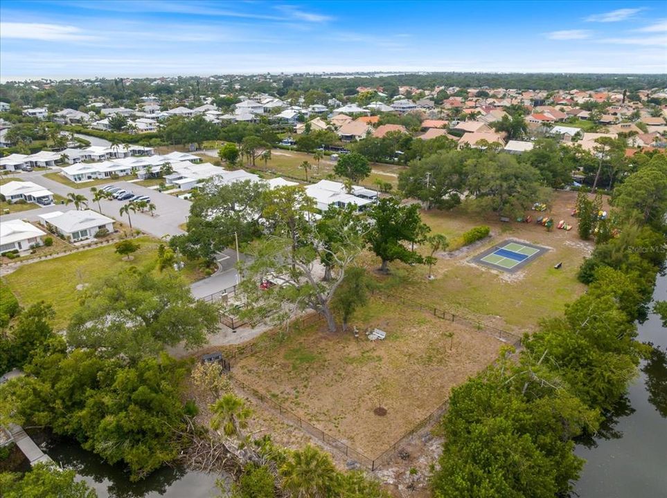 For Sale: $319,000 (2 beds, 2 baths, 1155 Square Feet)