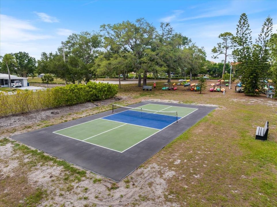 For Sale: $319,000 (2 beds, 2 baths, 1155 Square Feet)