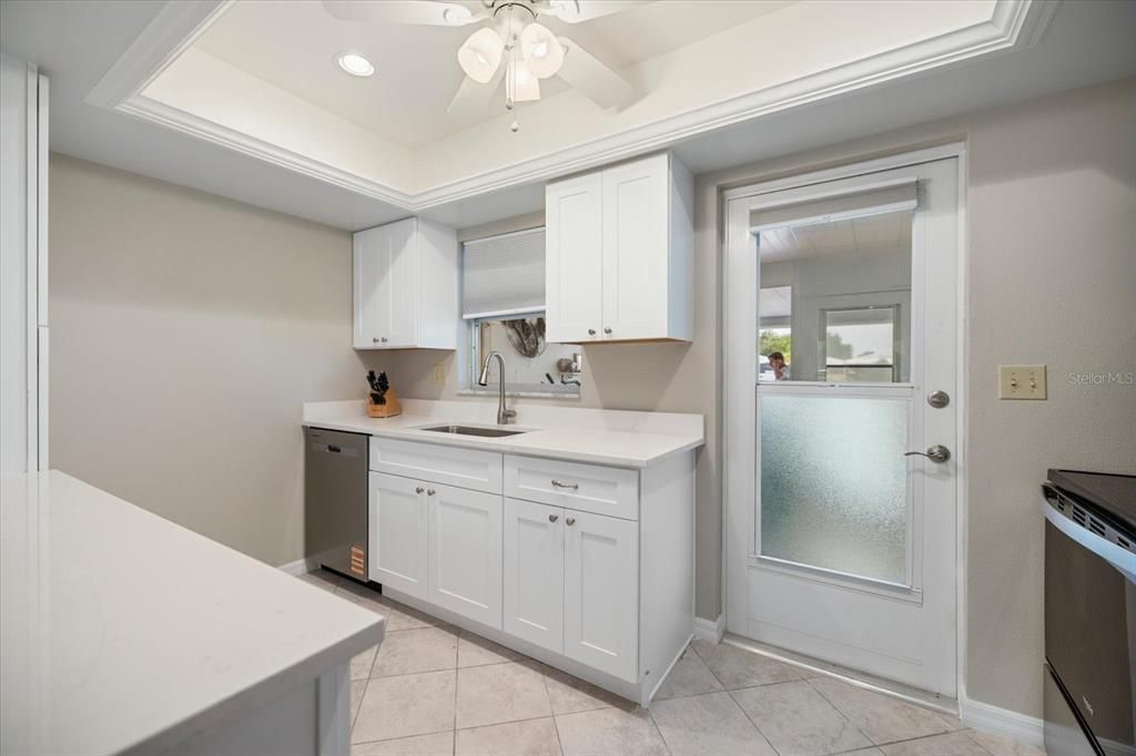 For Sale: $319,000 (2 beds, 2 baths, 1155 Square Feet)