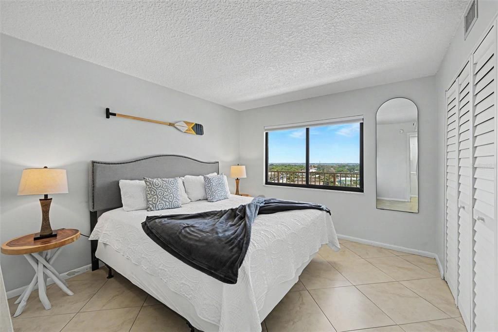 For Sale: $675,000 (2 beds, 2 baths, 1145 Square Feet)