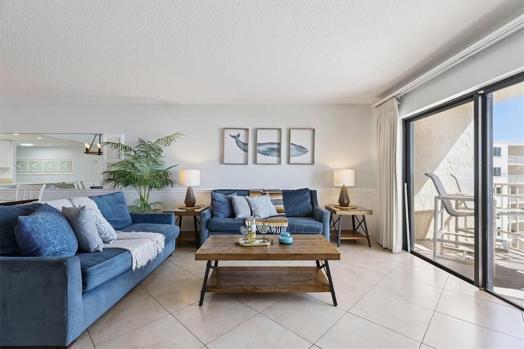 For Sale: $675,000 (2 beds, 2 baths, 1145 Square Feet)