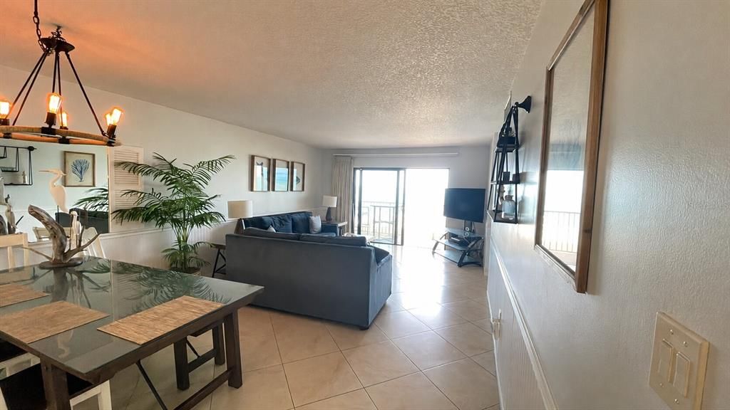 For Sale: $675,000 (2 beds, 2 baths, 1145 Square Feet)