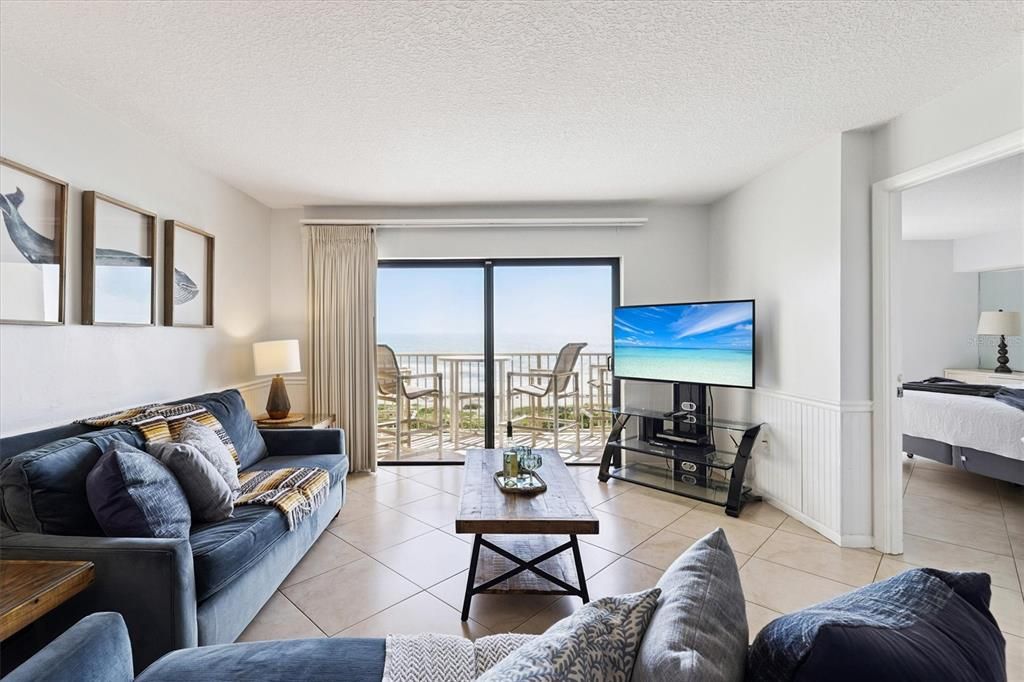 For Sale: $675,000 (2 beds, 2 baths, 1145 Square Feet)