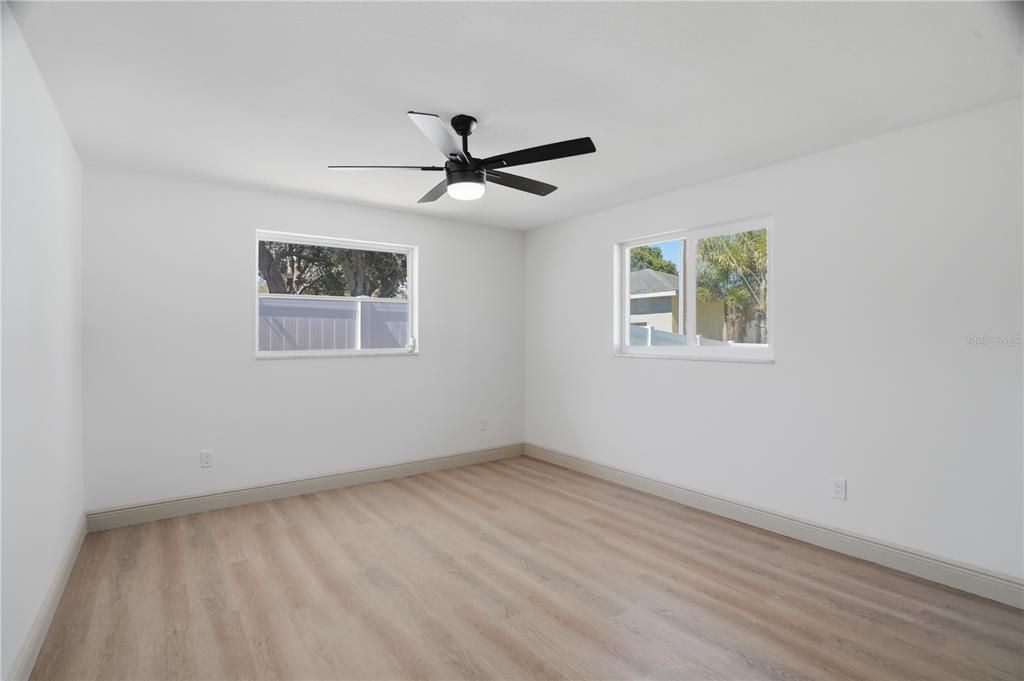 Activo con contrato: $540,000 (3 camas, 2 baños, 1589 Pies cuadrados)