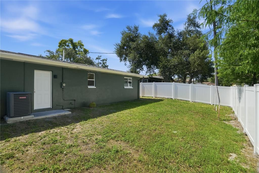Activo con contrato: $540,000 (3 camas, 2 baños, 1589 Pies cuadrados)